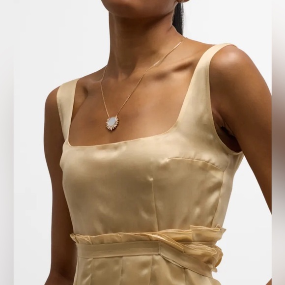 PIAGET
Sunlight 18k Rose Gold Mother of Pearl & Diamond Pendant Necklace - Picture 4 of 8